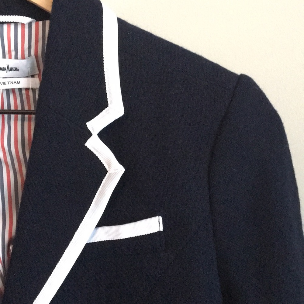Neiman Marcus Thom Browne Navy Wool Cropped Blazer - Picture 2 of 8